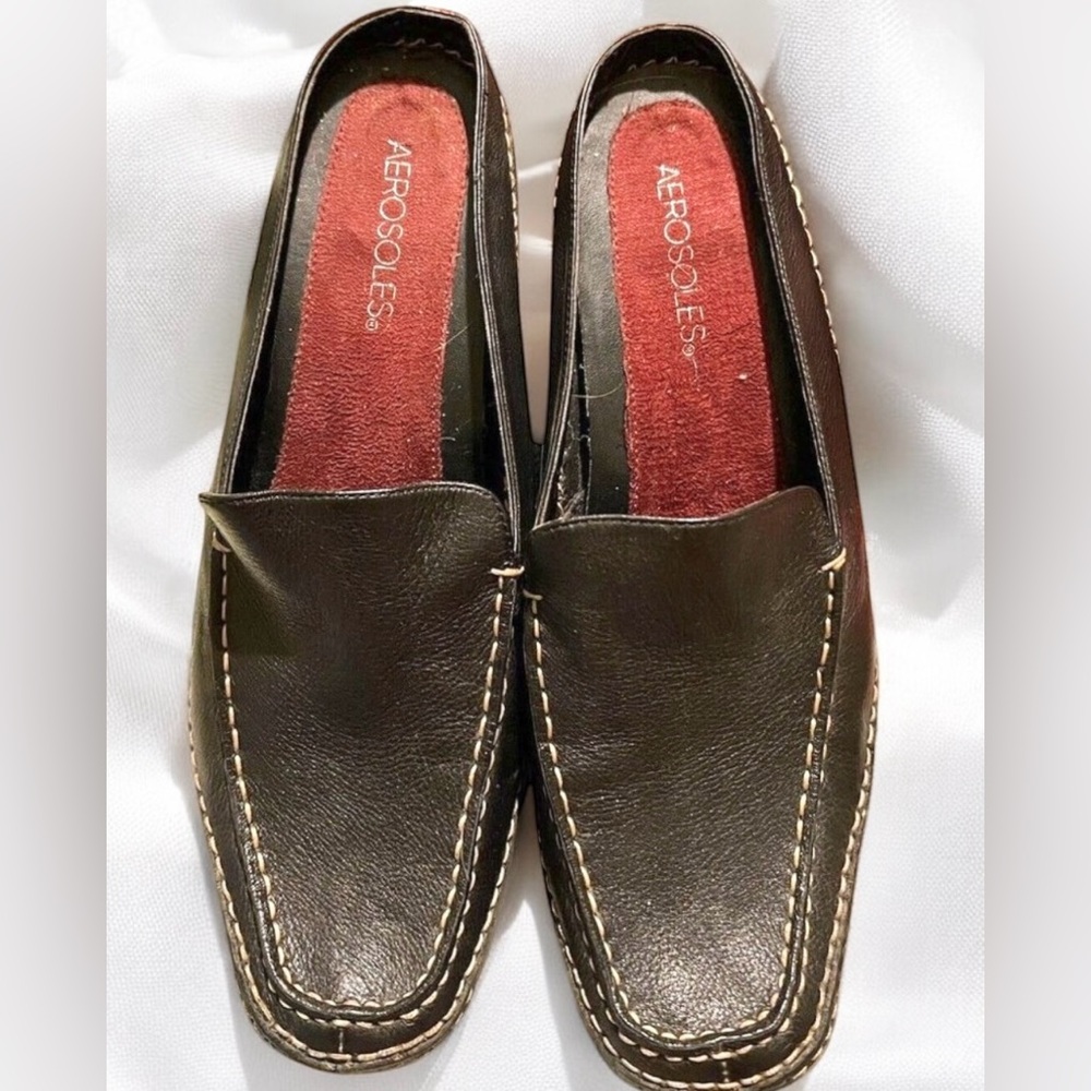 Size 9…….Black Leather Slip on Low Profile Heel Shoes.‎  Pre Loved……Aerosoles